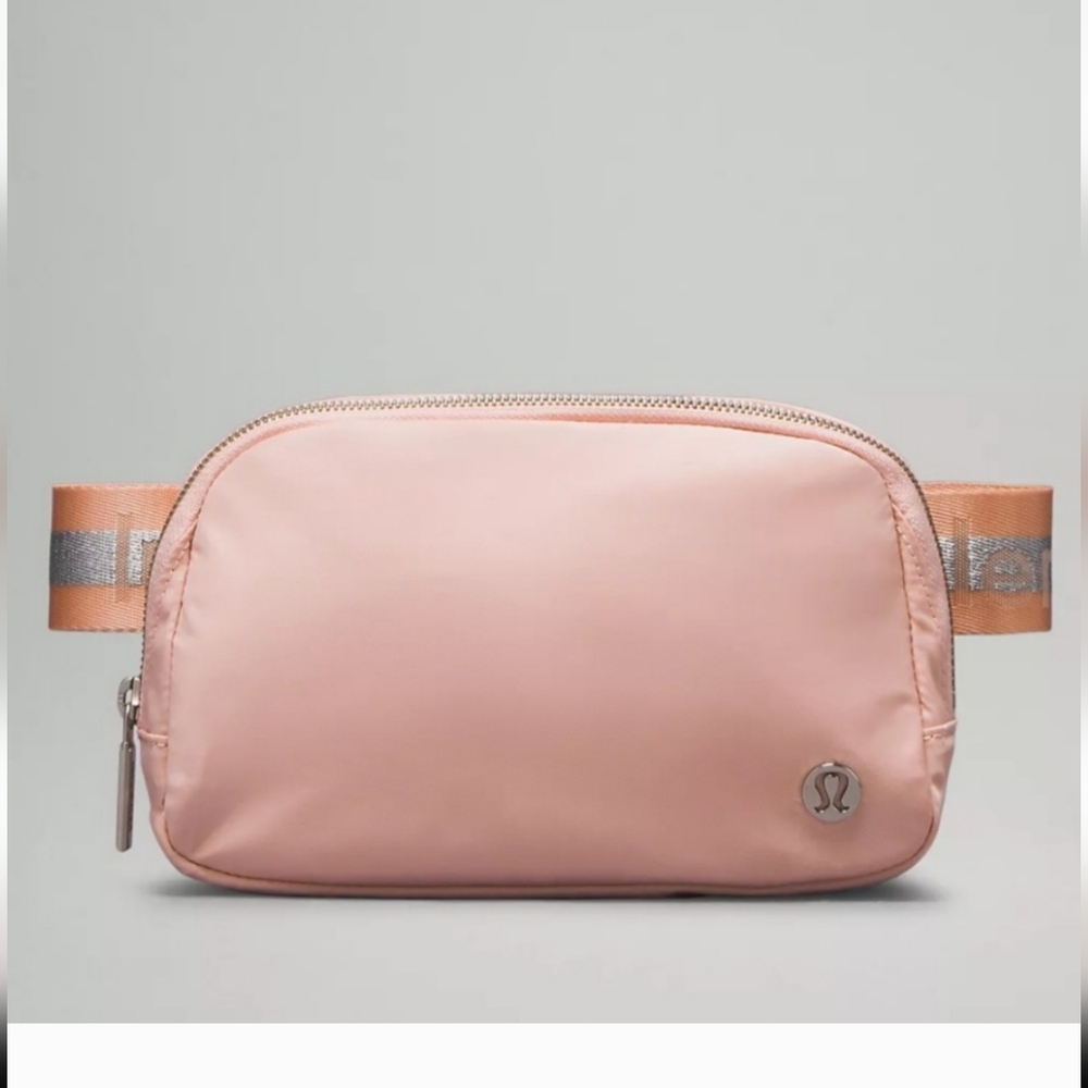 Everywhere Belt Bag 1L Wordmark